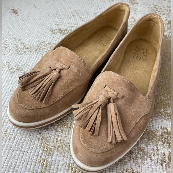 NATURALIZER Tan Suede Tassel Loafers | Size 7W - Picture 4 of 11